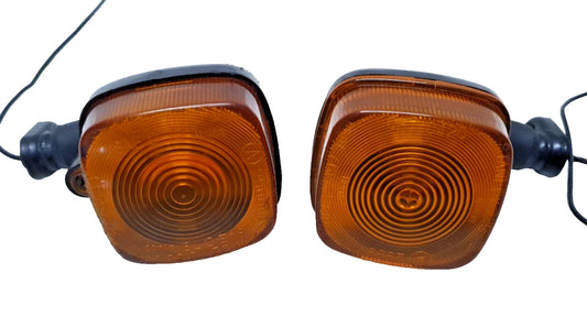 Clignotants avant Honda CM 125 Twin 1981 n°2 Réf : 33400-424-720