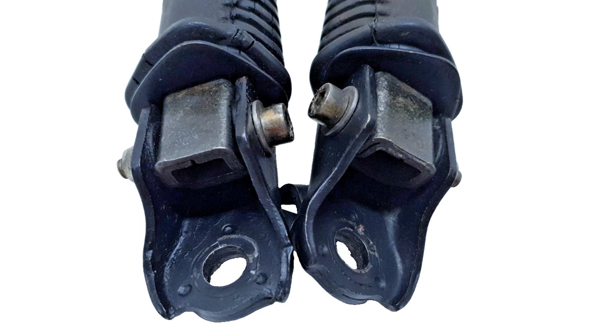 Repose-pieds arrière Yamaha XS 400 SE 1981 Réf : 447-27433-00