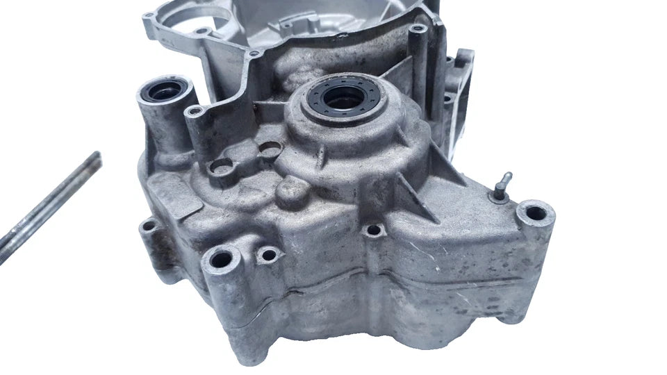 Carters moteur centraux AM6 Yamaha TZR 50 2004 Réf : 5WXE51500000