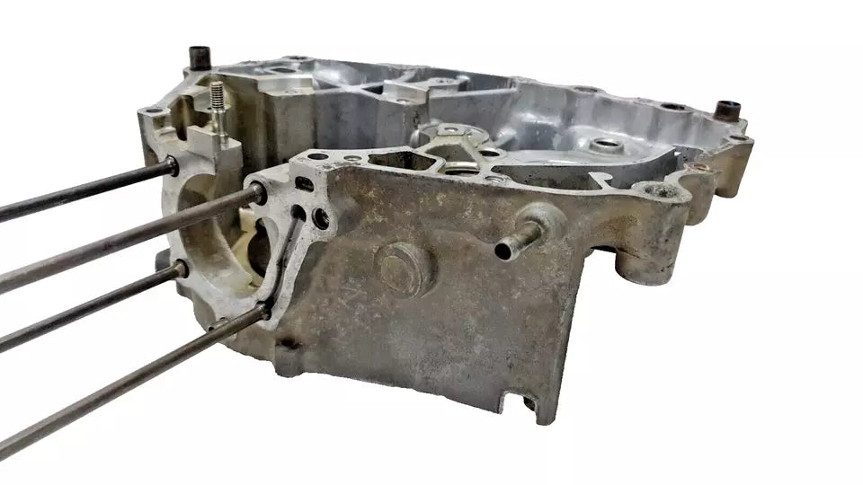 Carter moteur central gauche Honda CB 125 Twin 1980 Réf : 11200-399-000