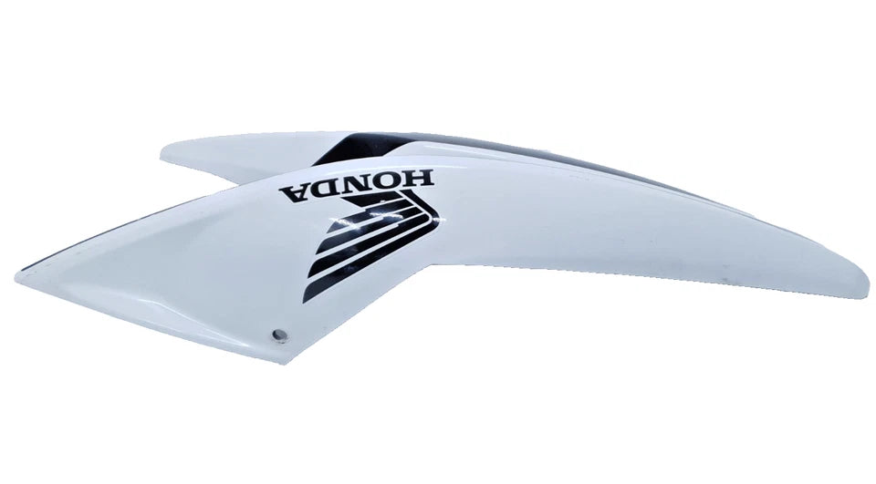 Carénage latéral gauche Honda CBF 125 2010 Réf : 64202-KWF-640ZD