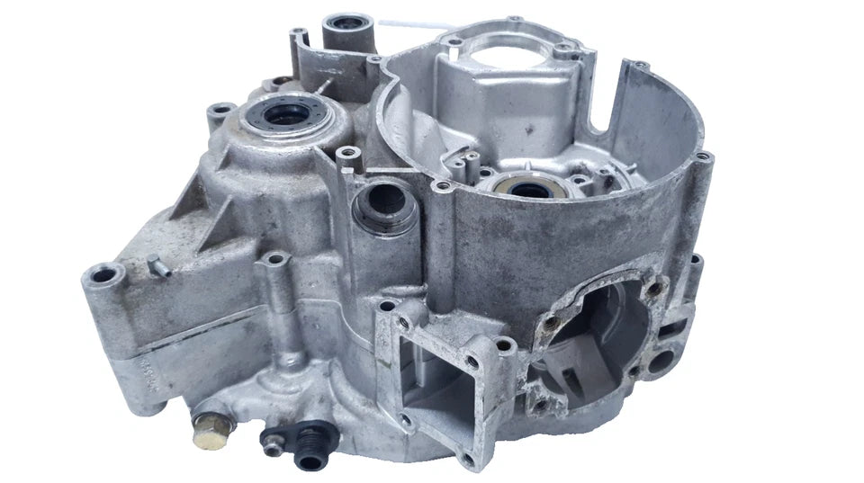Carters moteur centraux AM6 Yamaha TZR 50 2005 Réf : 5WXE51500000
