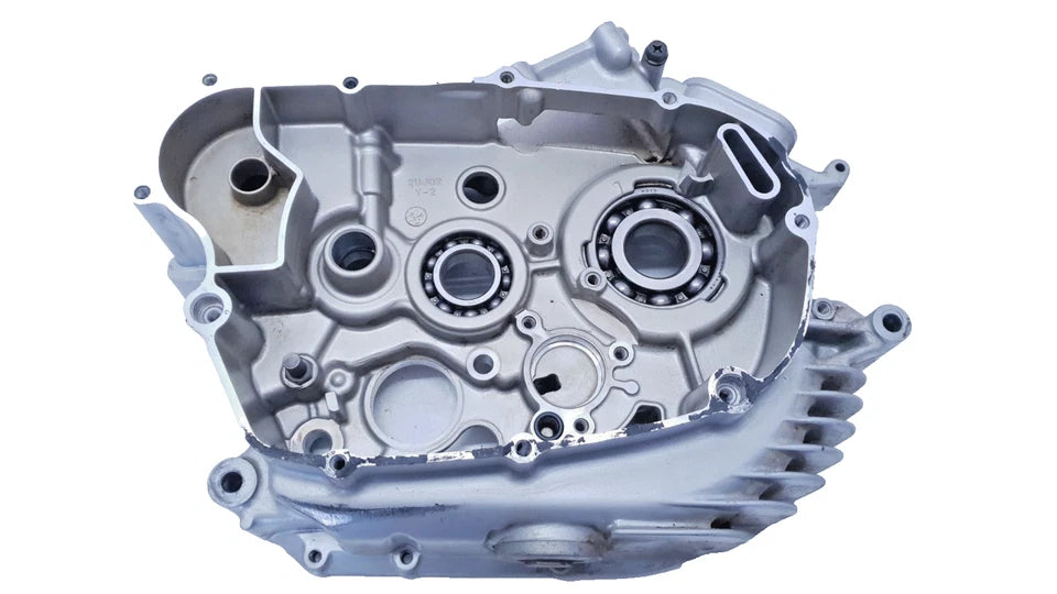 Carter moteur central droit Yamaha XV 125 Virago 2000 Réf : 2UJ151000200