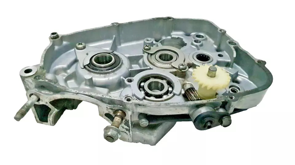 Carter moteur central droit Yamaha DT125LC 1987 n°2 Réf : 10V-15121-02-00