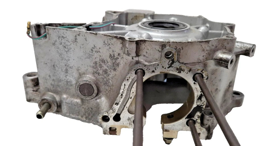 Carter moteur central gauche Honda CM 125 Custom 1995 Réf : 11200-KC2-770