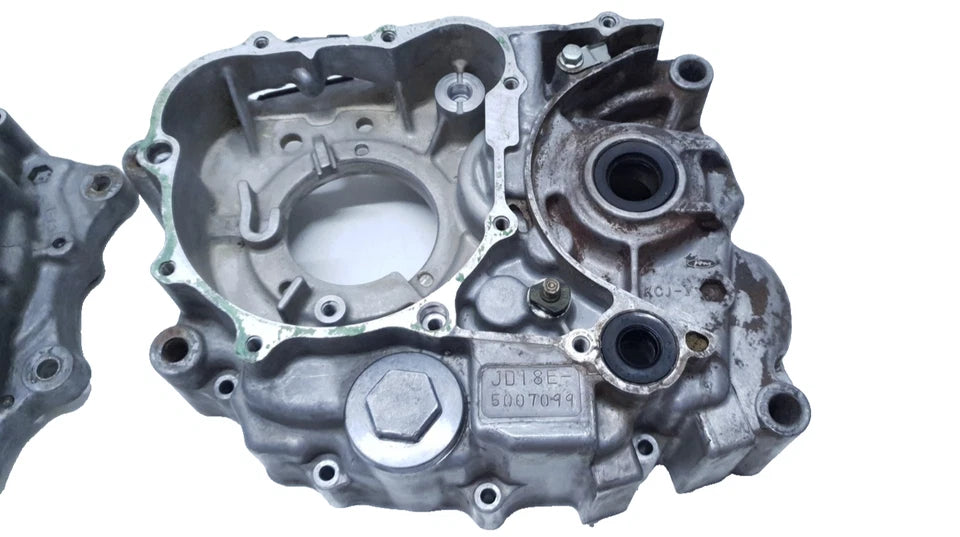 Carters moteur centraux Honda CLR 125 CityFly 2001 Réf : 11100-KFB-000