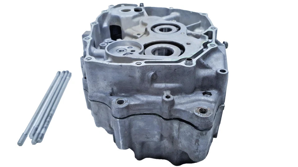 Carters moteur centraux Honda CLR 125 CityFly 2001 Réf : 11100-KFB-000