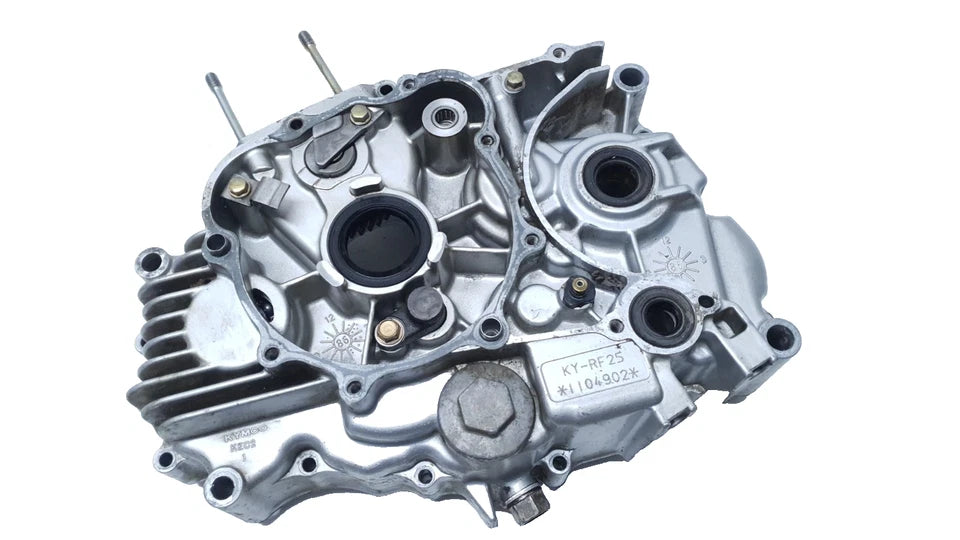 Carter moteur central gauche Kymco Zing 125 1997