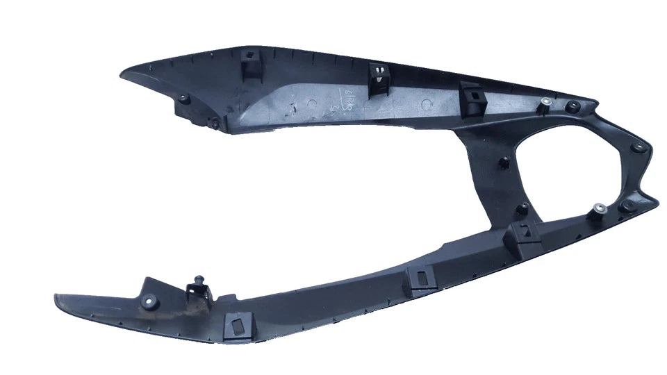 Coque arrière basse Honda CBF 125 2010 Réf : 77210-KWF-900ZF