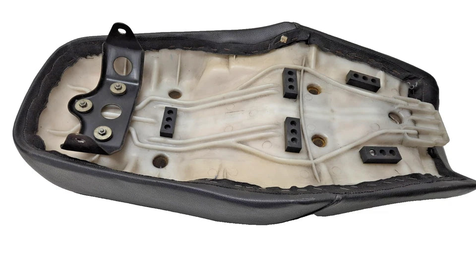 Selle Honda CM 125 Custom 1995 Réf : 77200-KB4-880