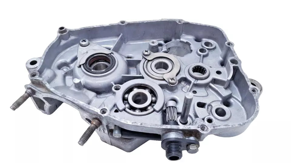 Carter moteur central droit Yamaha DT125LC 1987 n°13 Réf : 10V-15121-02-00