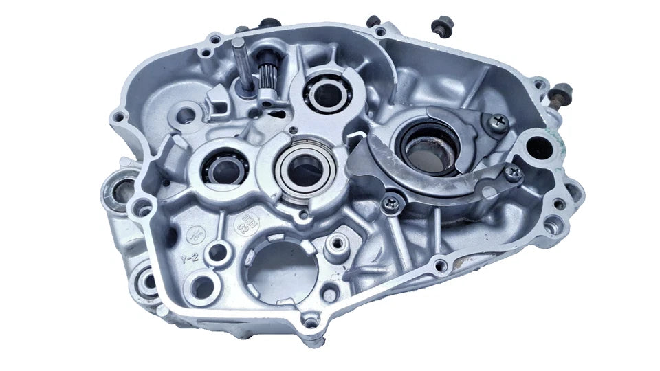 Carter moteur central droit Yamaha TDR 125 2002 n°2 Réf : 3BN151210400