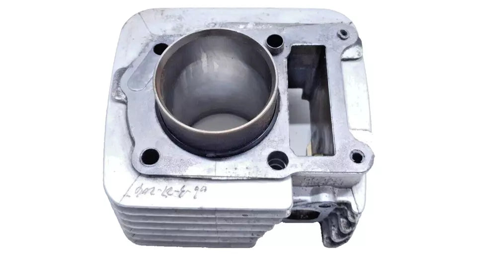Cylindre 54mm Yamaha YBR 125 2006 n°2 Réf : 5VLE13101000