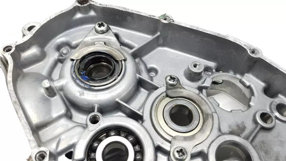 Carter moteur central droit Yamaha DT125LC 1987 n°3 Réf : 10V-15121-02-00