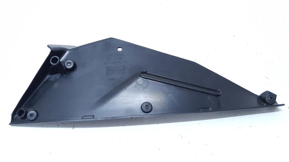 Carénage de grille de radiateur gauche Aprilia RS 50 2010 Réf : 00H01803161