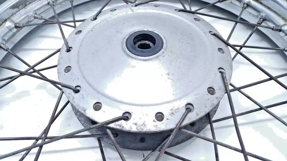Roue avant Honda CM 125 T 1981 Réf : 44701-419-671