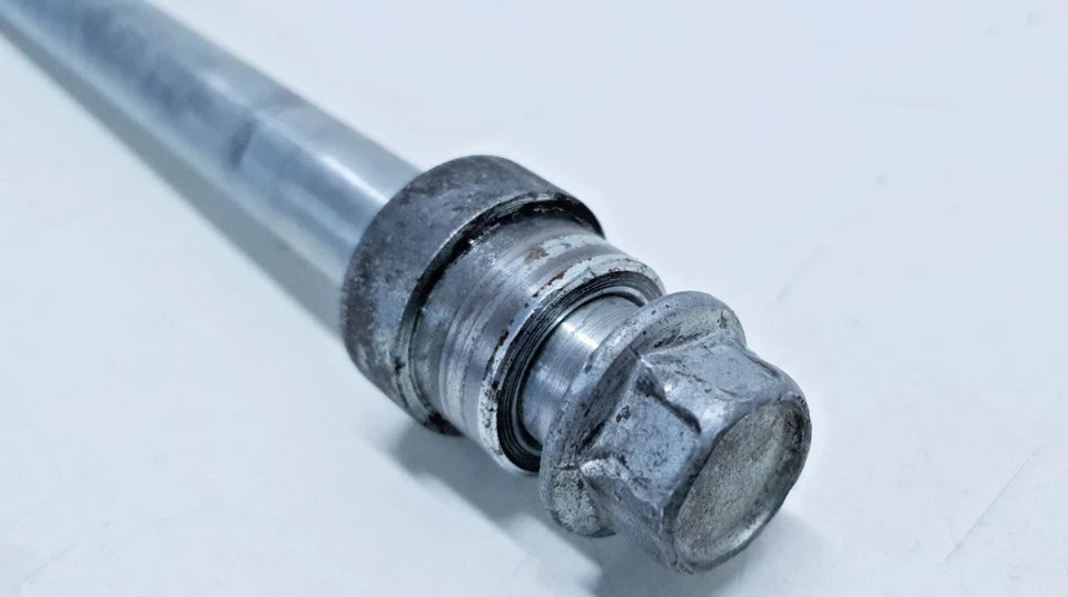 Yamaha TDR 125 1996 Front Wheel Axle #2 Ref: 3M5253810100
