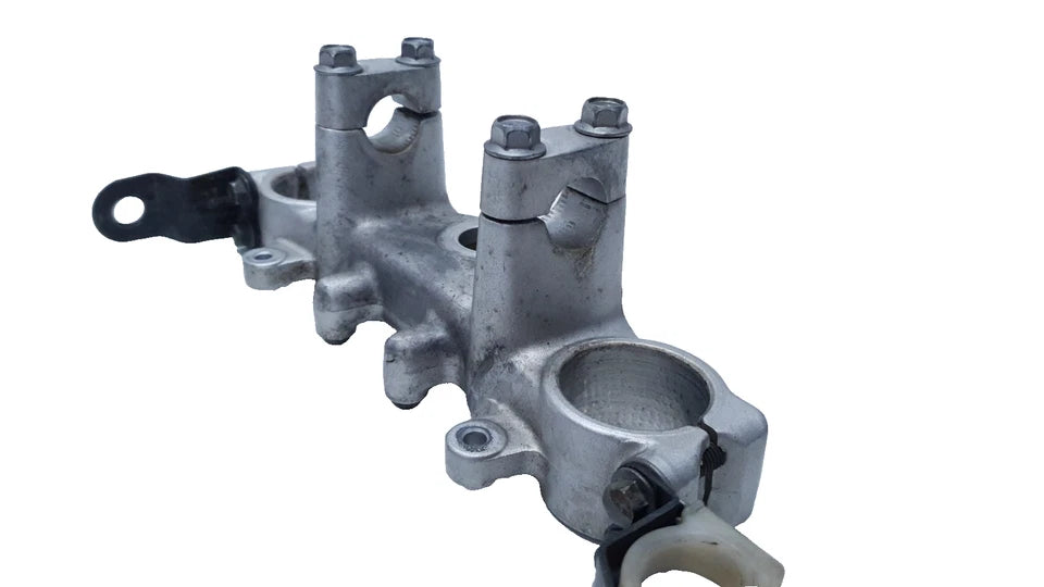 Té de fourche supérieur Yamaha DT125R 1997 n°2 Réf : 3BN234350035