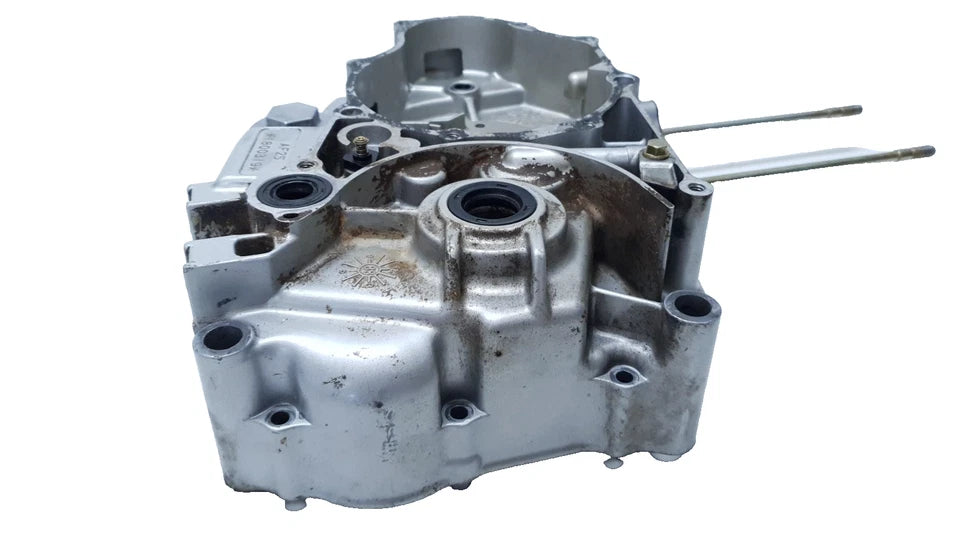 Carter moteur central gauche Kymco Stryker 125 2001
