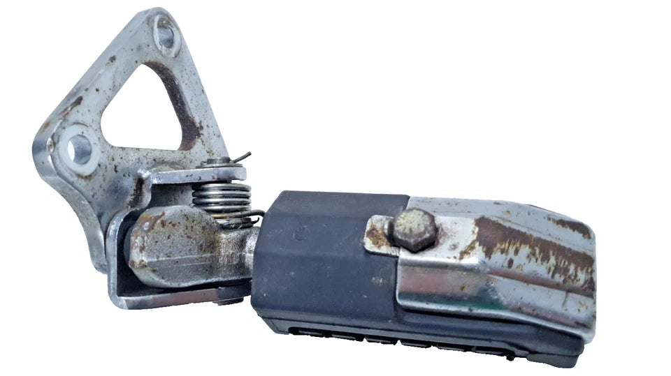 Repose-pied avant droit Honda CA 125 Rebel 1997 Réf : 50600-KEB-620