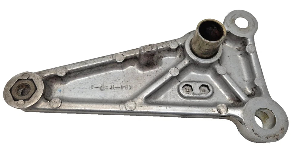 Support repose-pied arrière droit Honda CM 125 Custom 1995 Réf : 50600-KB4-000
