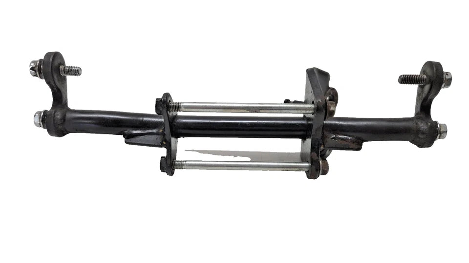 Support de repose-pieds avant Honda CM 125 Custom 1995 Réf : 50610-KC2-680