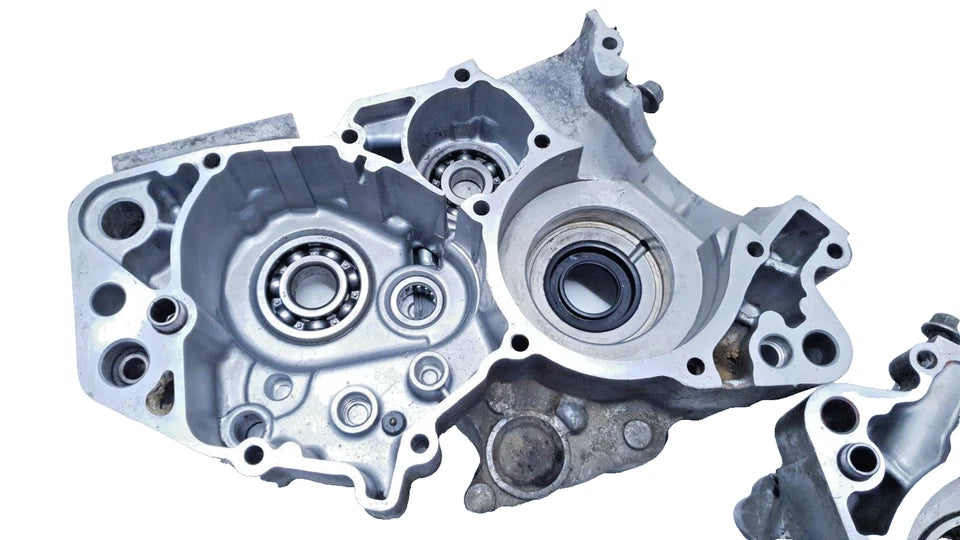 Carters moteur centraux Yamaha DT125R 1997 n°2 Réf : 3BN151110400