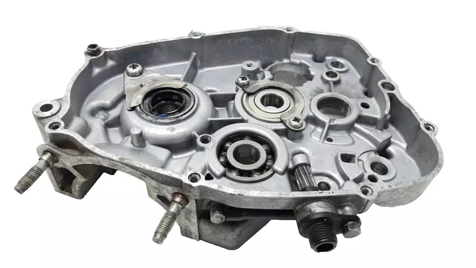 Carter moteur central droit Yamaha DT125LC 1987 n°3 Réf : 10V-15121-02-00