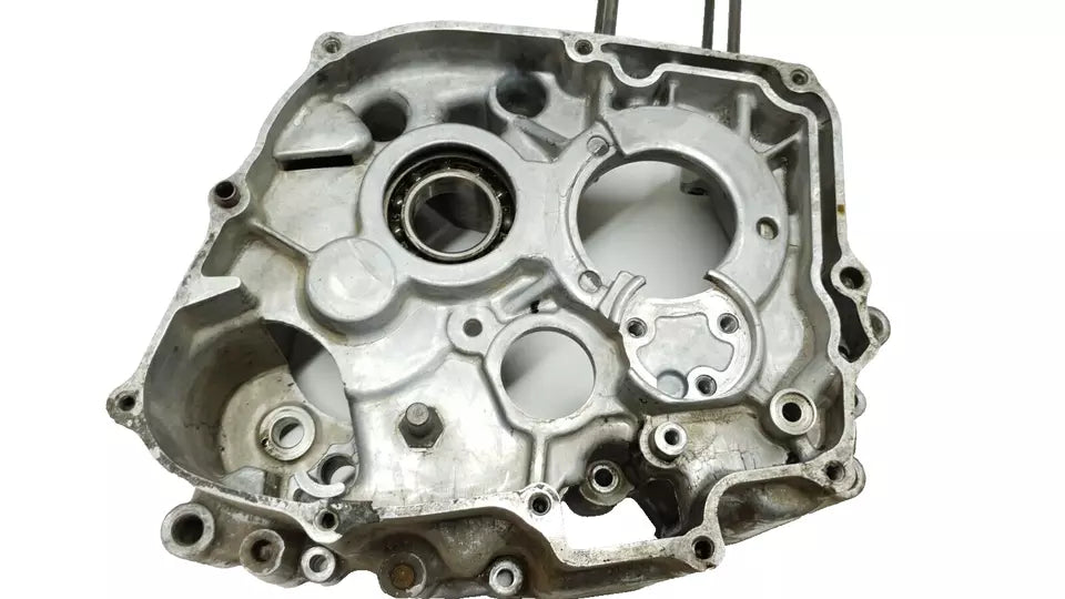 Carter moteur central droit Honda CB125T 1978 Réf : 11100-399-000