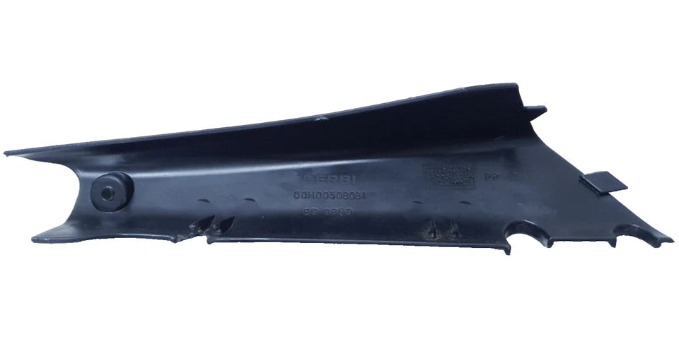 Carénage sous selle droit Aprilia RS 50 2010 Réf : 00H00508081