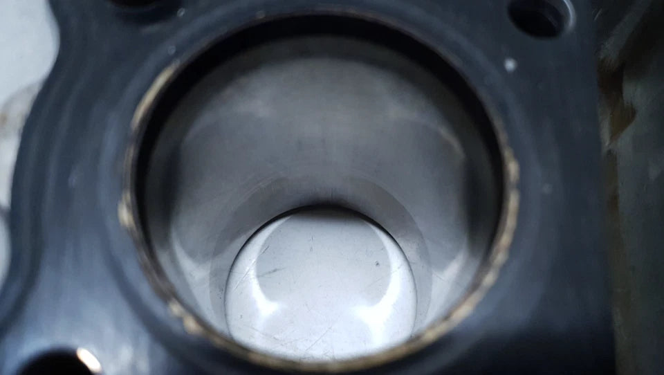 Cylindre et pistons 44mm Honda CA 125 Rebel 1997 Réf : 12100-KC2-681