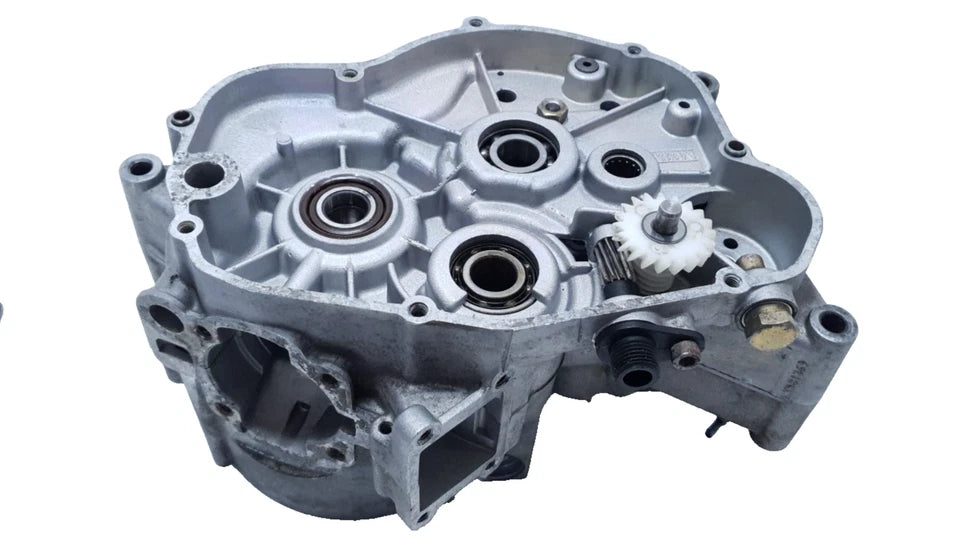 Carters moteur centraux AM6 Yamaha TZR 50 2005 Réf : 5WXE51500000