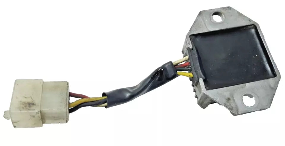 Régulateur de tension Yamaha DT125LC 1987 n°10 Réf 34X-81960-90-00