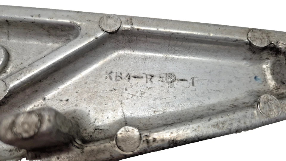 Support repose-pied arrière droit Honda CM 125 Custom 1995 Réf : 50600-KB4-000