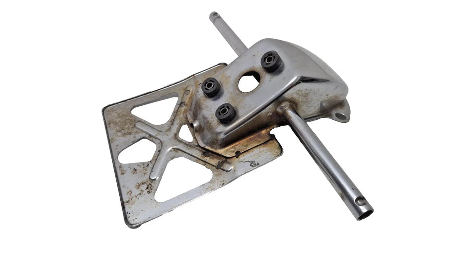 Support de plaque Honda CM 125 Custom 1995 Réf : 84701-KB4-610