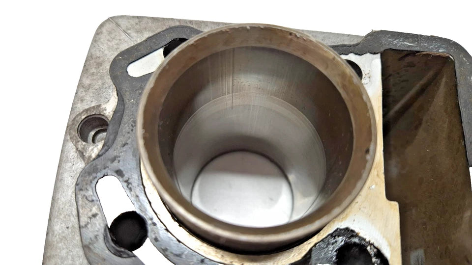 Cylindre & pistons Honda CM 125 Custom 1995 Réf : 12100-KC2-680