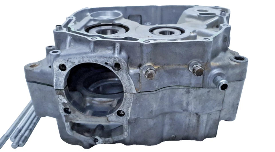 Carters moteur centraux Honda CLR 125 CityFly 2001 Réf : 11100-KFB-000