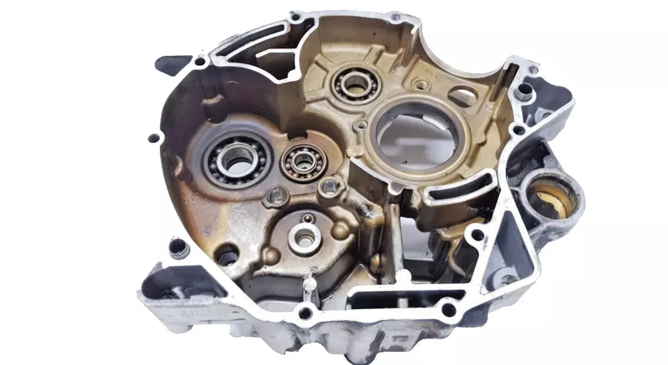 Carter moteur central gauche Yamaha YBR 125 2010 n°2 Réf : 5VL-W1510-11