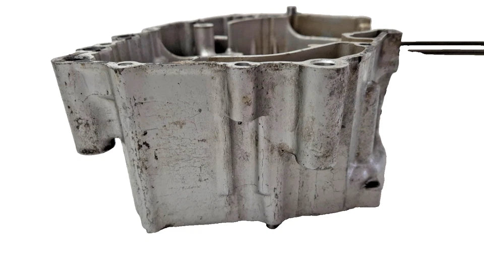 Carter moteur central droit Honda CM 125 Custom 1995 Réf : 11100-402-731