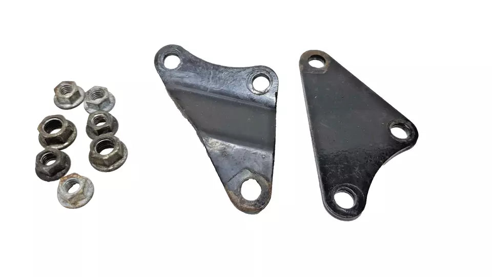 Supports moteur Yamaha YBR 125 2006 Réf : 5VLF13160100