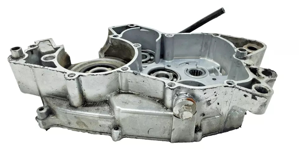 Carter moteur central droit Yamaha DT125LC 1987 n°10 Réf : 10V-15121-02-00