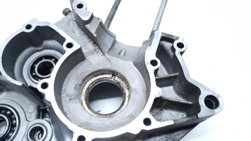 Carter moteur central gauche Yamaha TZR 50 2008 n°3 Réf : 5WXE51501000