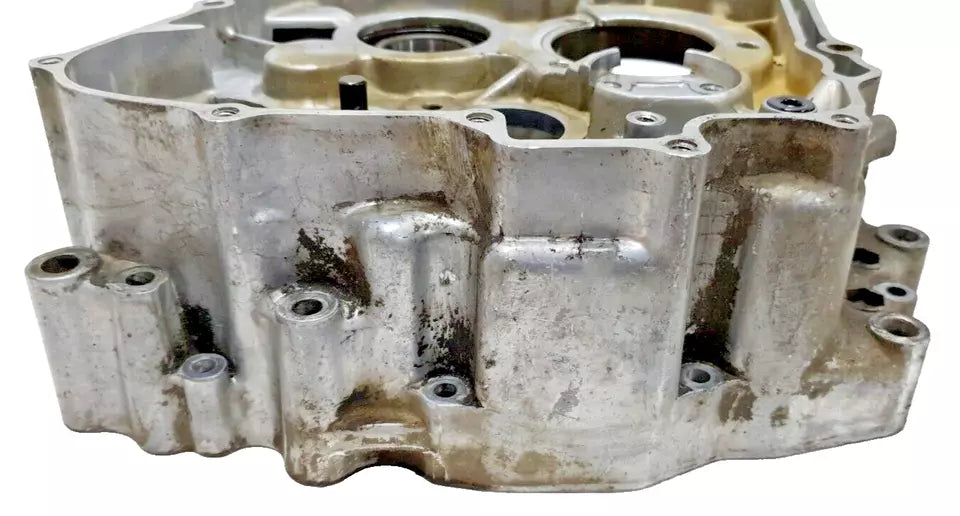 Carter moteur central droit Honda CB 125 Twin 1980 Réf : 11100-399-000