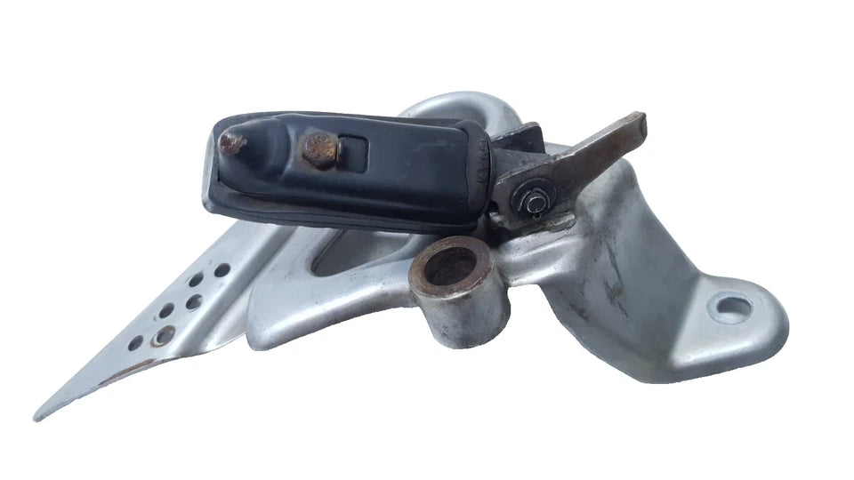Repose-pied avant droit Honda CBF 125 2010 Réf : 50701-KWF-900