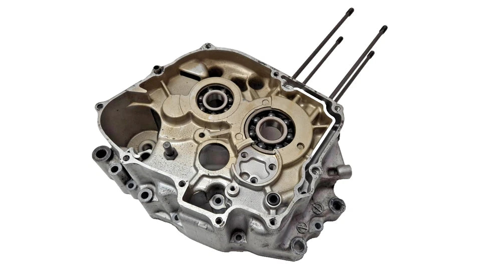 Carter moteur central droit Honda CM 125 Custom 1995 Réf : 11100-402-731