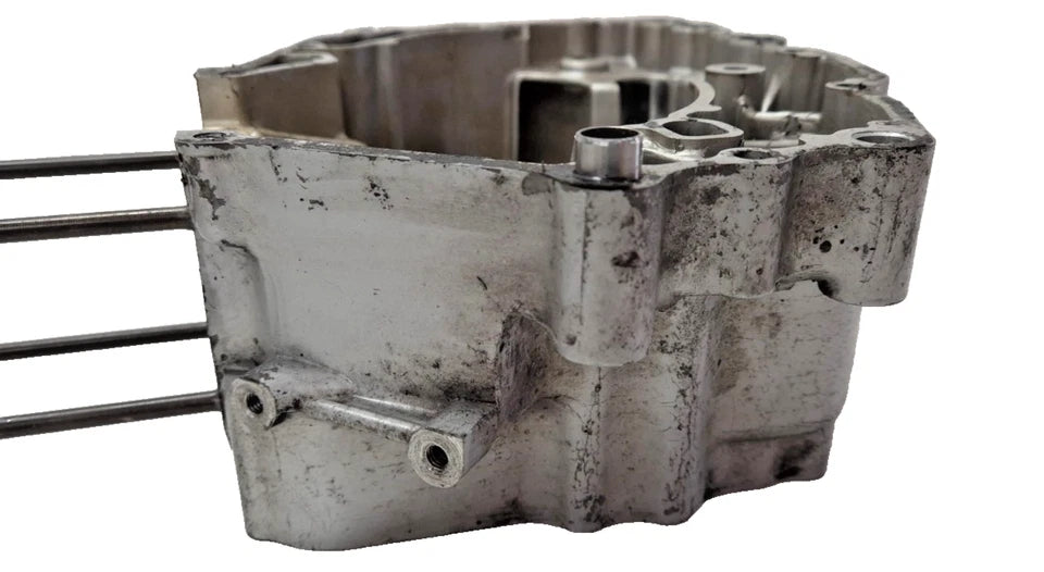 Carter moteur central droit Honda CM 125 Custom 1995 Réf : 11100-402-731