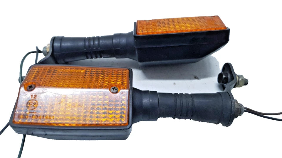 Clignotants arrière Yamaha SR 125 1993 Réf : 3MW833300000