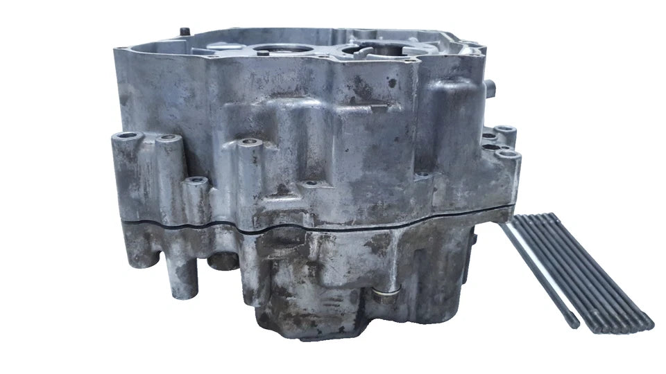 Carters moteur centraux Honda CM 125 T 1980 Réf : 11200-399-000