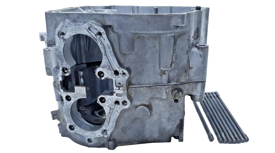 Carters moteur centraux Honda CM 125 T 1980 Réf : 11200-399-000