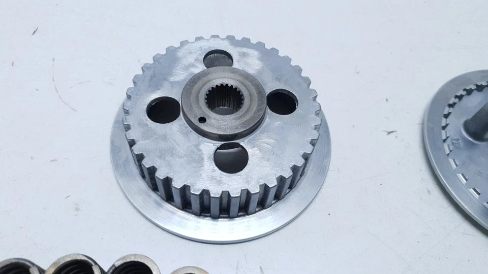 Embrayage incomplet Honda CBR 125 2007 Réf : 22100-KTY-D30